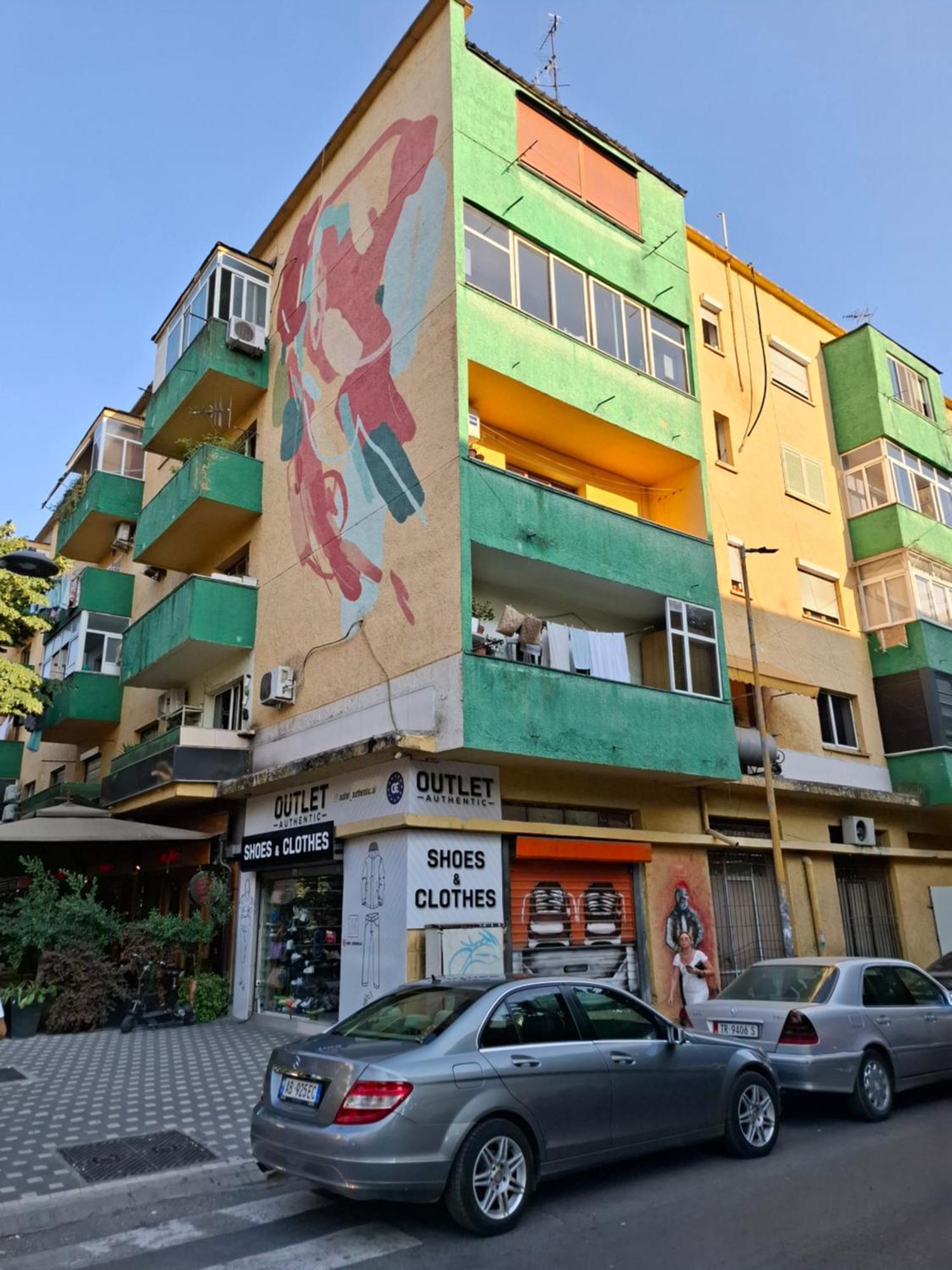 Lift Tirana